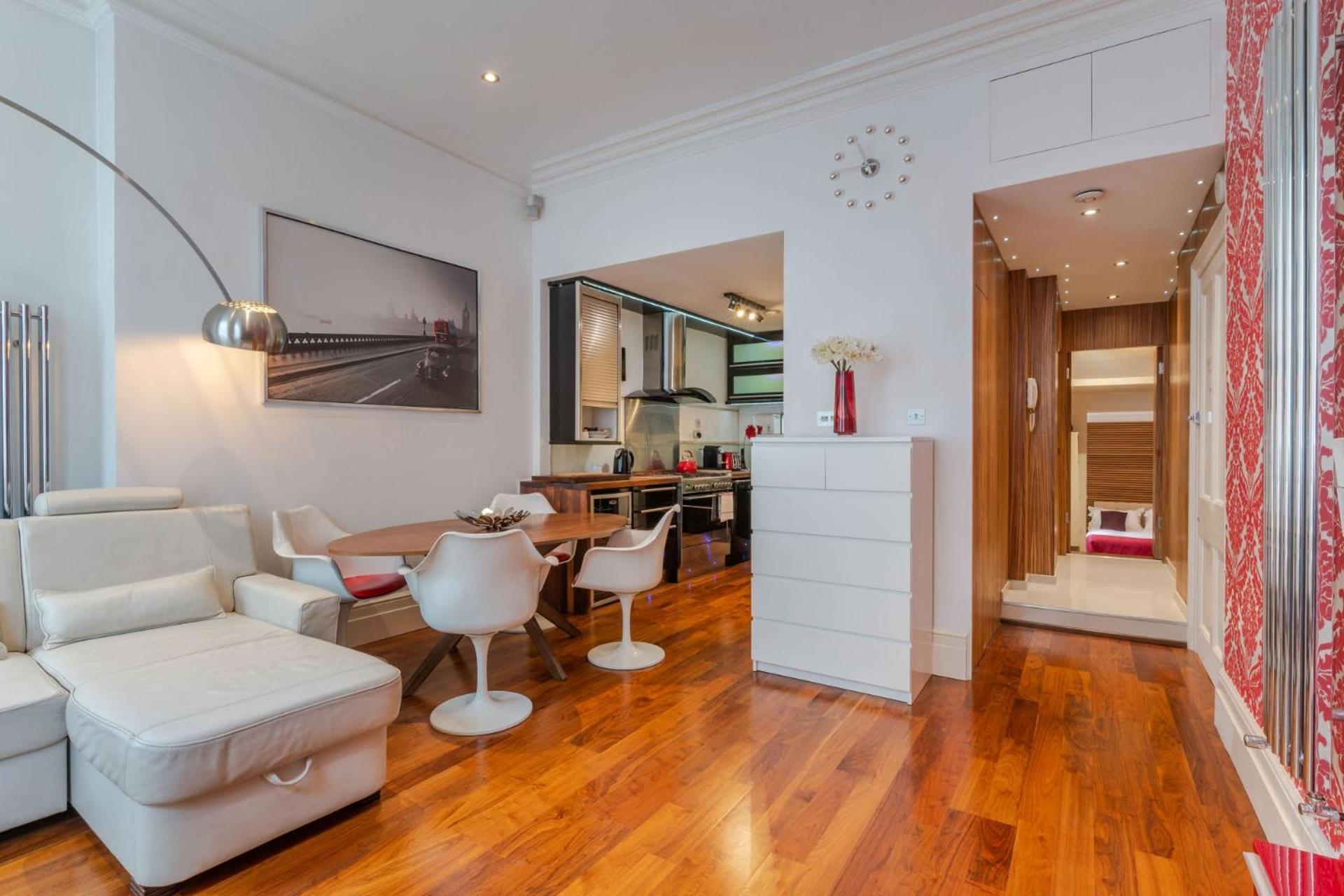 The "Red Room Apartment" - Fitzrovia - By Frankie Says Λονδίνο Εξωτερικό φωτογραφία